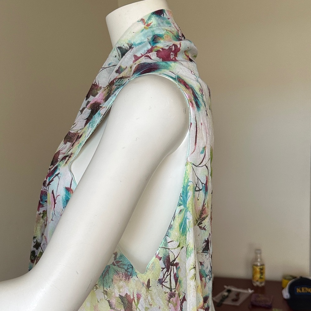 Floral Sheer Vest - Picture 4 of 7